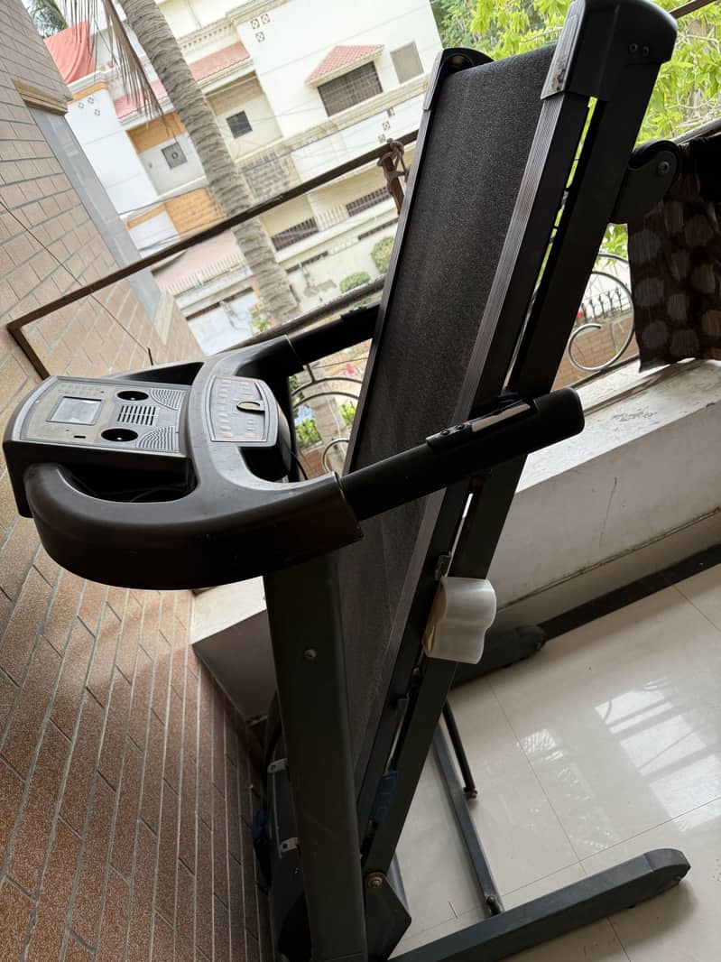 Electronic treadmill 4