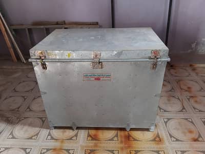 storage box (sandoq)