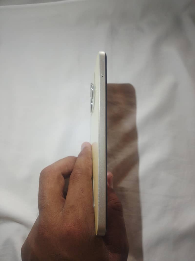 Realme C53 4