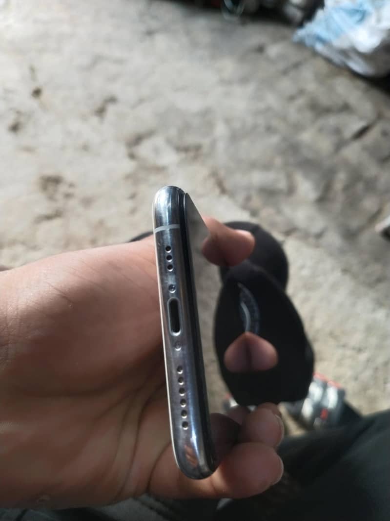 Apple iPhone 11 Pro 0