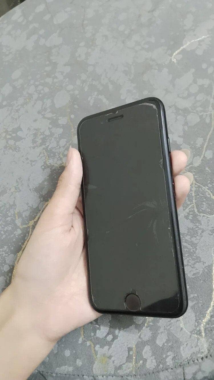 Apple iPhone 7 1