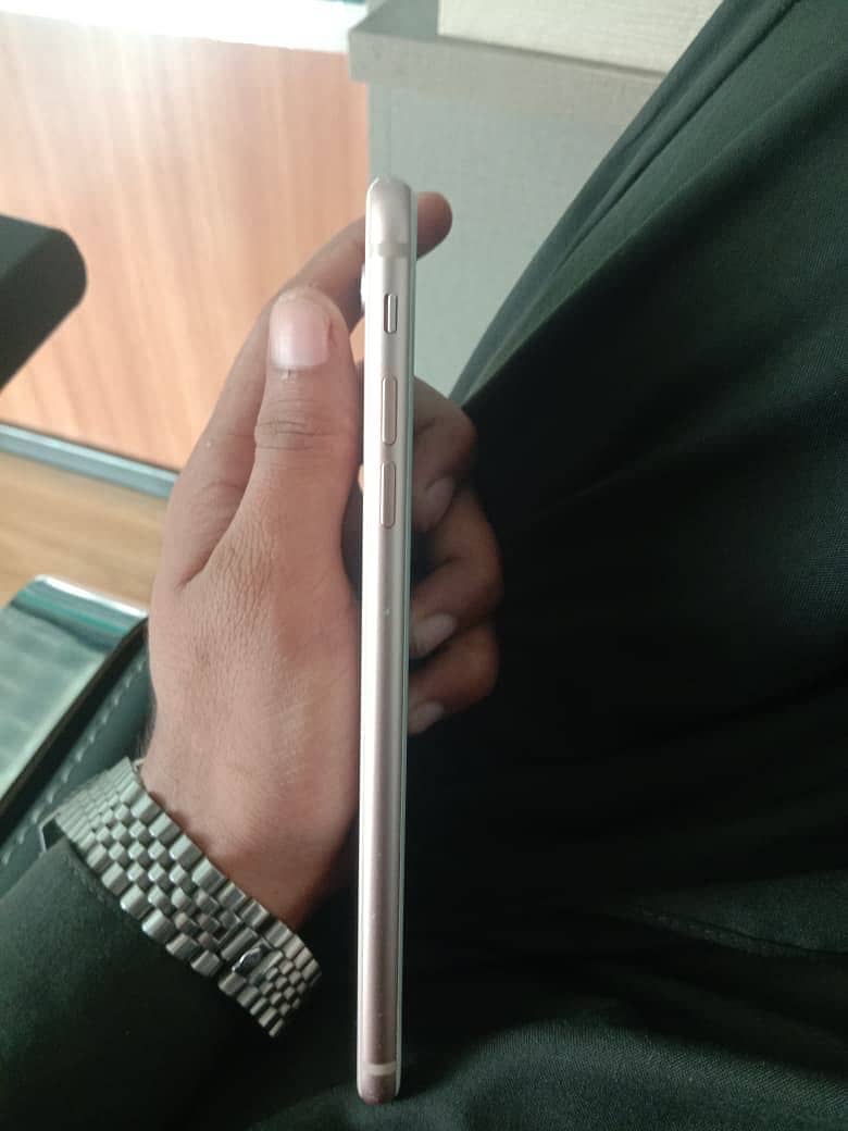 Apple iPhone 8 Plus 3