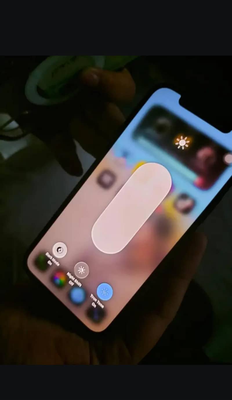Apple iPhone 12 4