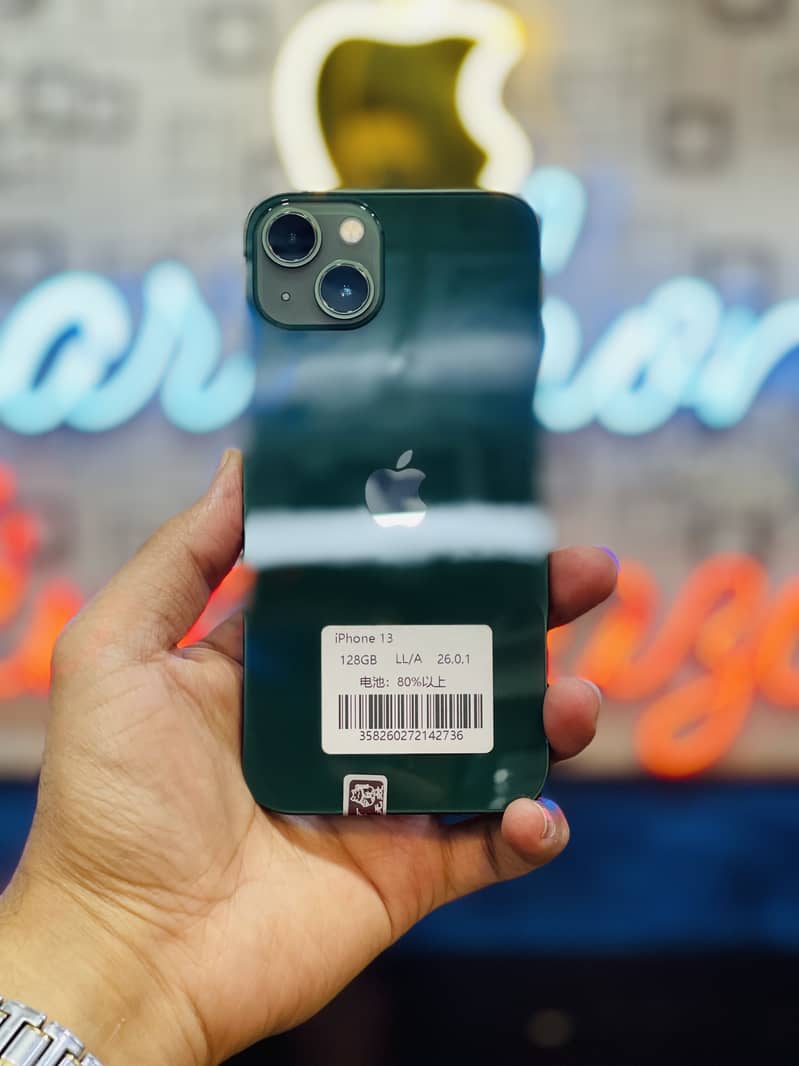 Apple iPhone 13 1