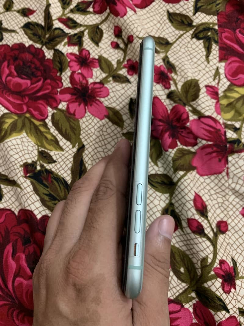 Apple iPhone 11 6
