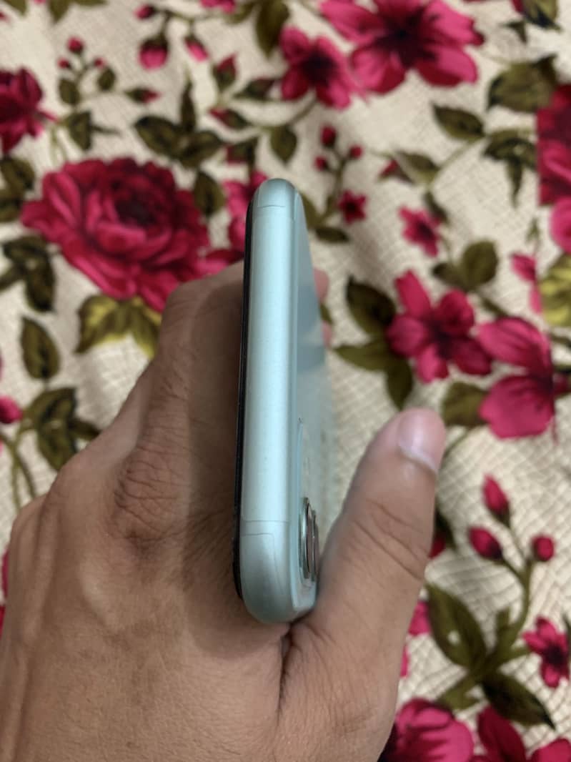 Apple iPhone 11 8