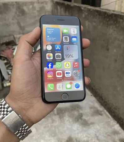 Apple iPhone 7