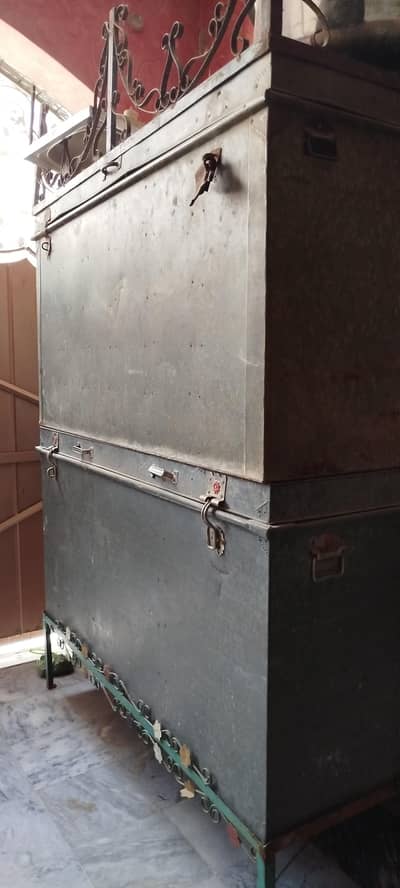 2 Patiyan with stand for sale
