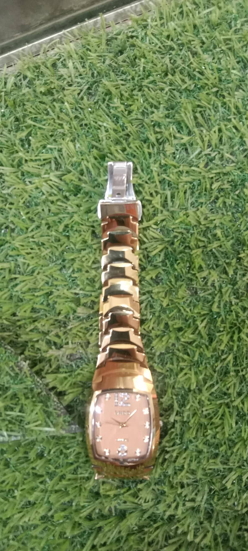 scratchless watch new condition 1