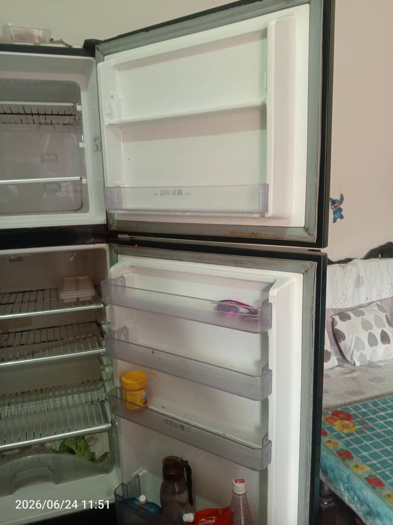 Dawlance Medium Frigde 2