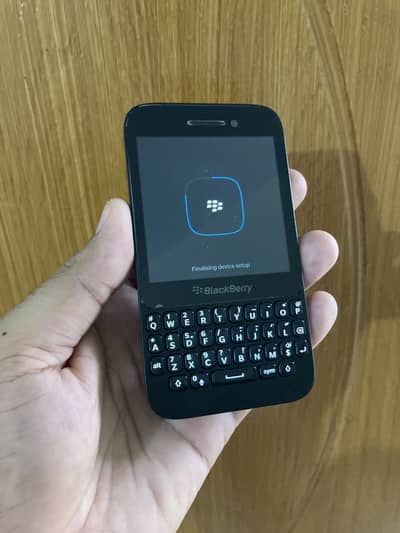 BlackBerry Q5 4G Hotspot Qualcomm Phone PTA Approved