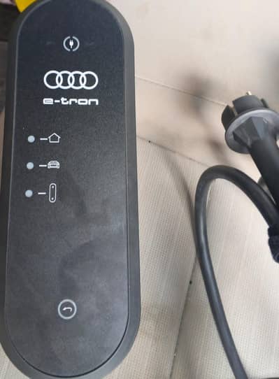 AUDI GENUINE UNIVERSAL  CAR CHARGER