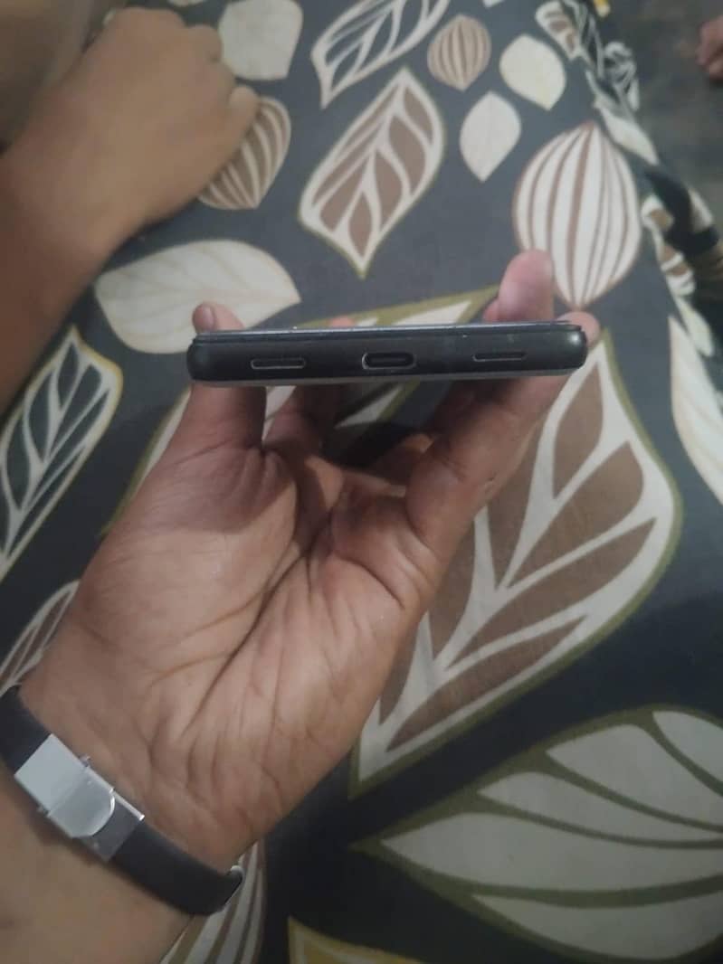 Google Pixel 6a 4