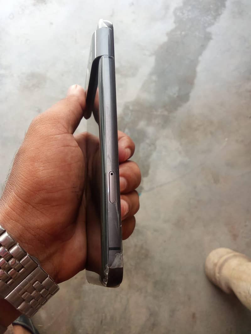 Google Pixel 8 4