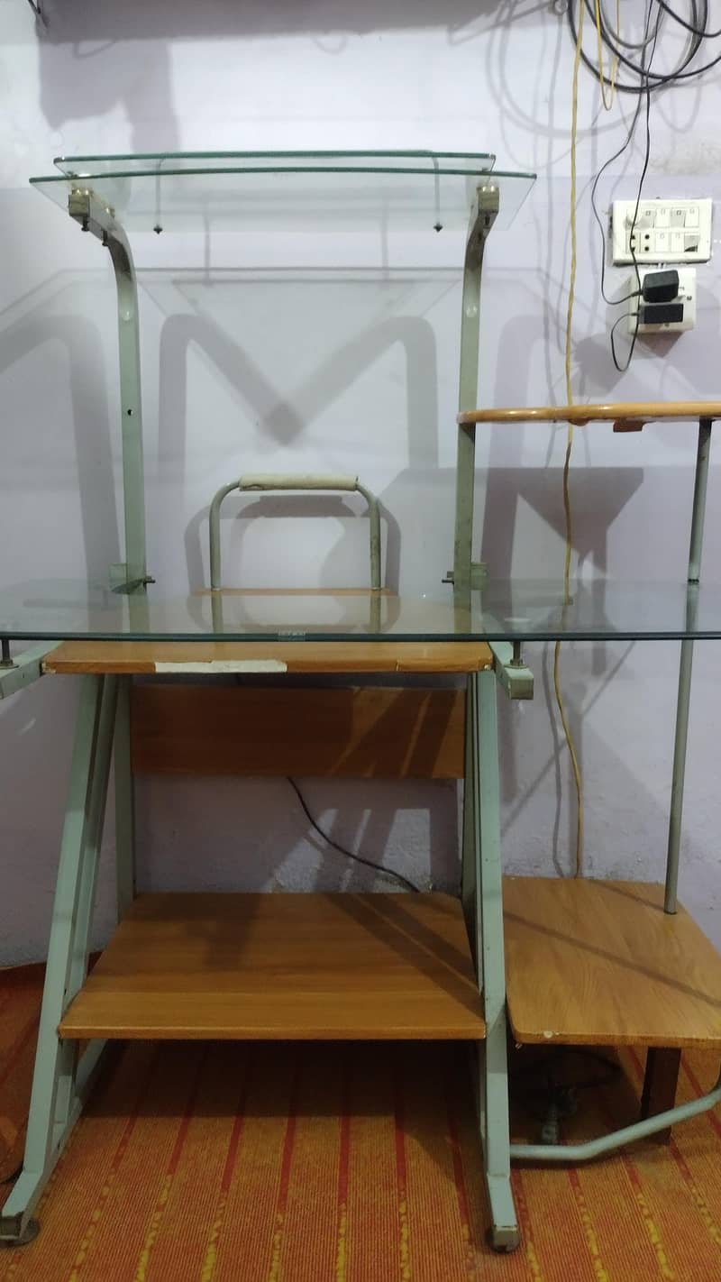 Computer Table 0