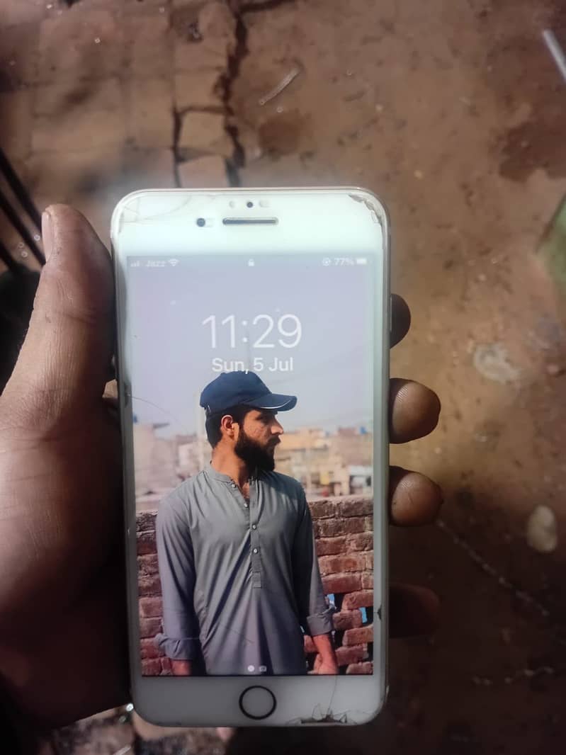 Apple iPhone 7 Plus 1