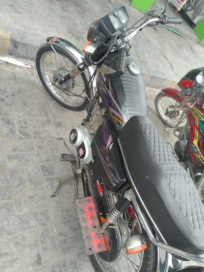 Honda 125 lush condition saaf engine zabardst