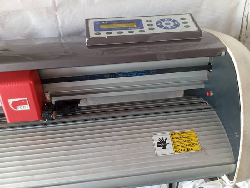 pcut ct630 cutting plotter 0