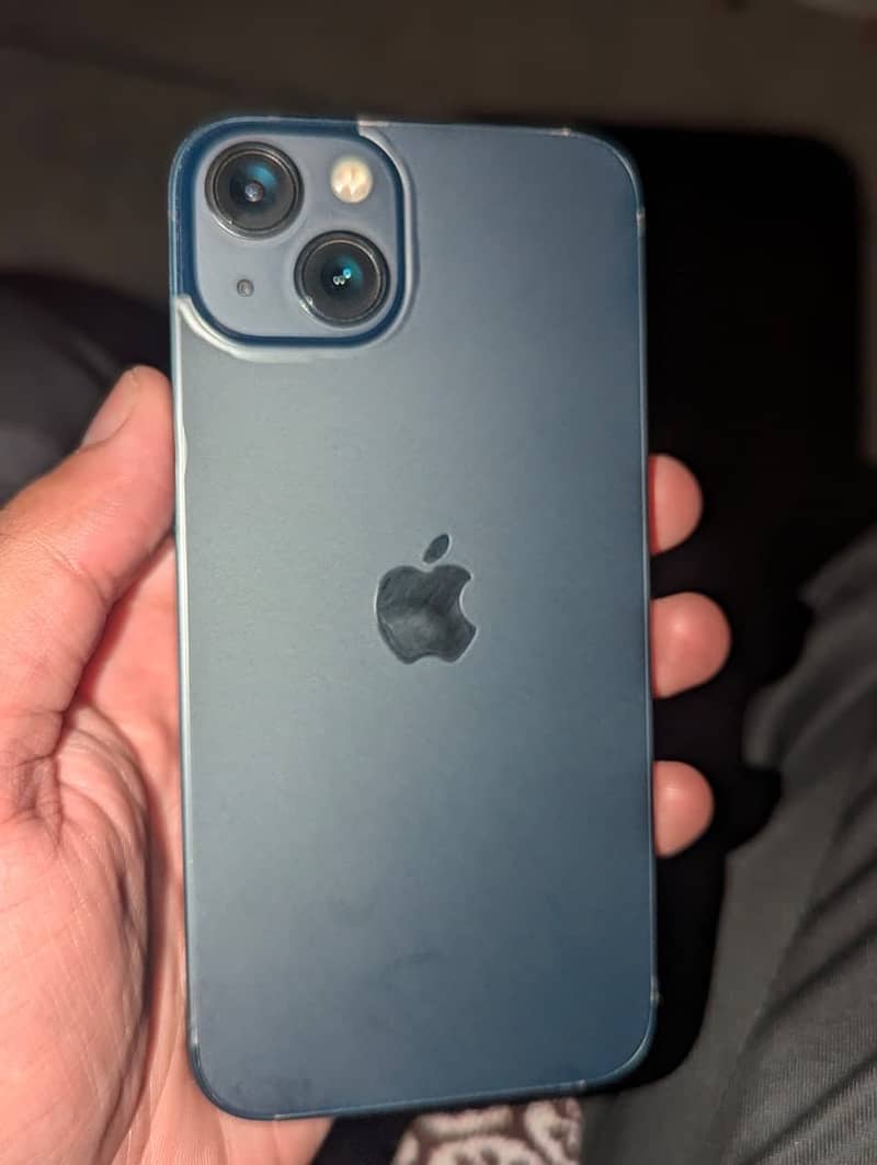 Apple iPhone 13 4