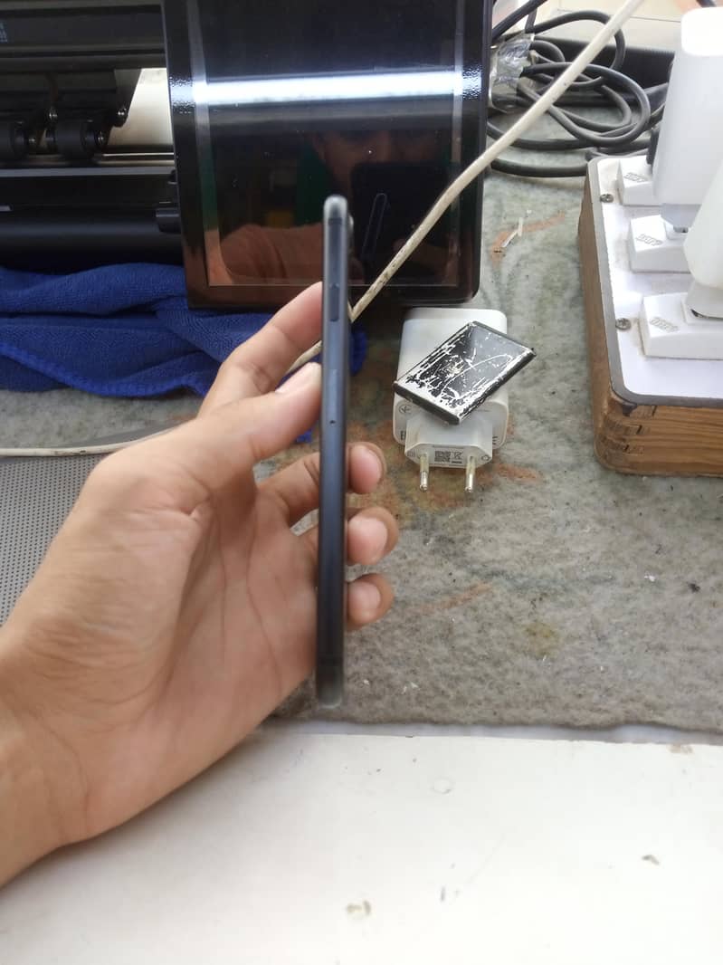 Apple iPhone 7 1