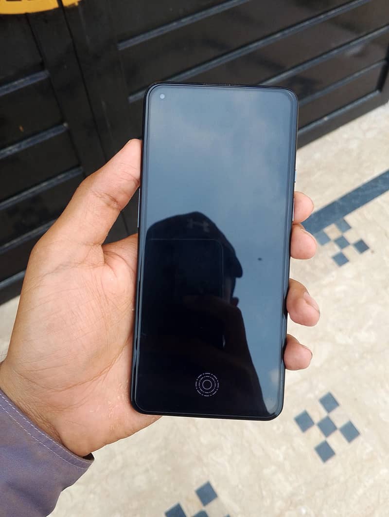 One Plus 9 5G 1