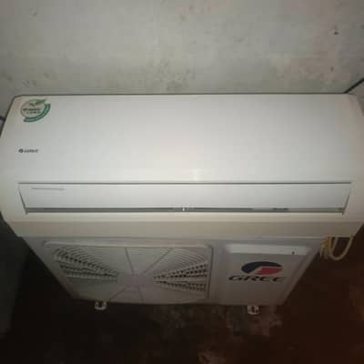 Gree AC 1 ton condition for sale