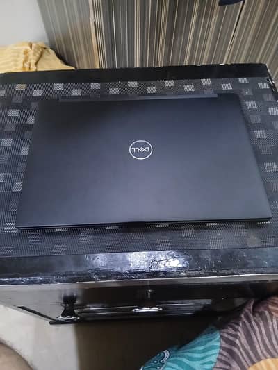 Dell Laptop 7390