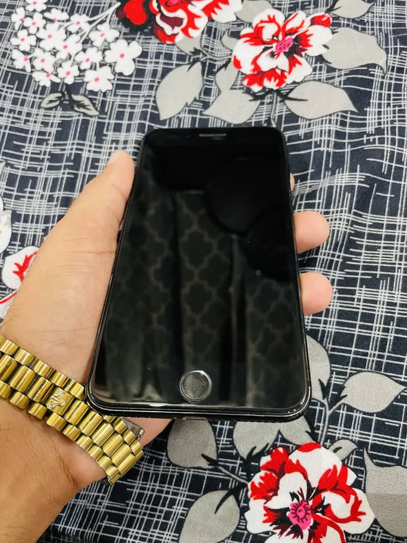 Apple iPhone 7 Plus 2
