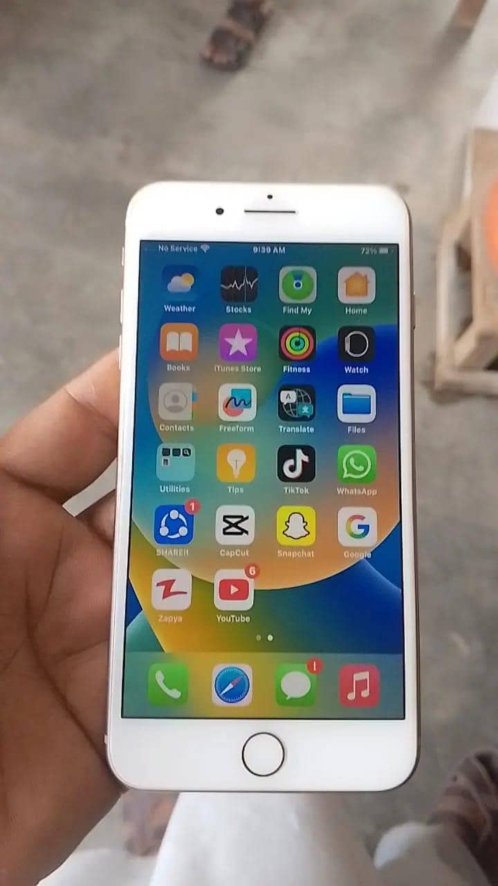 Apple iPhone 8 Plus 5
