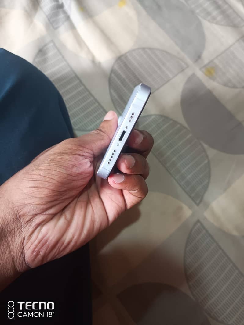 Apple iPhone 14 2