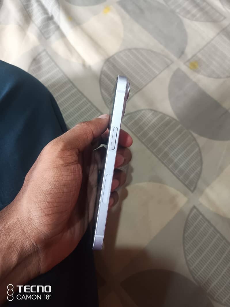 Apple iPhone 14 3
