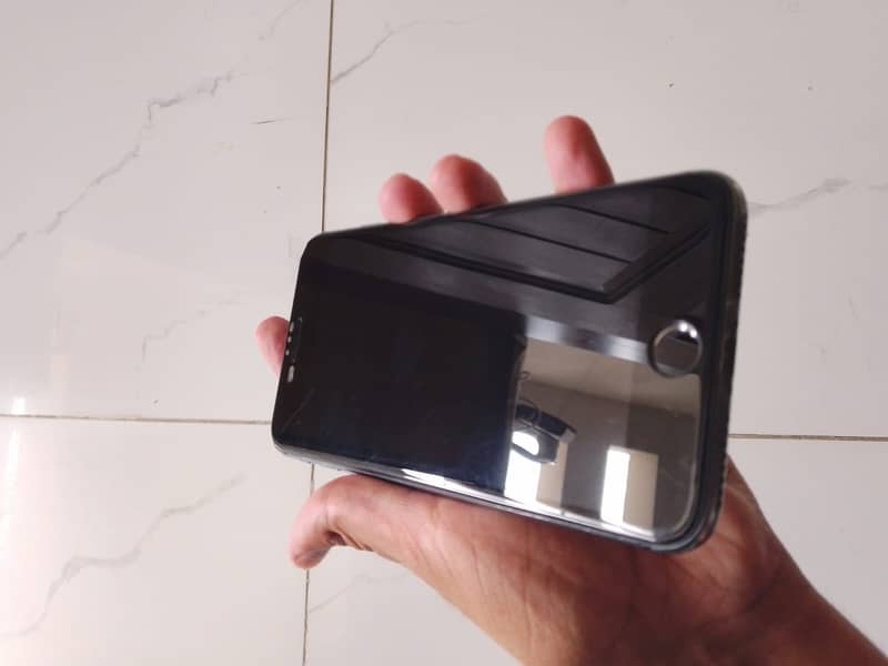 Apple iPhone 8 Plus 0