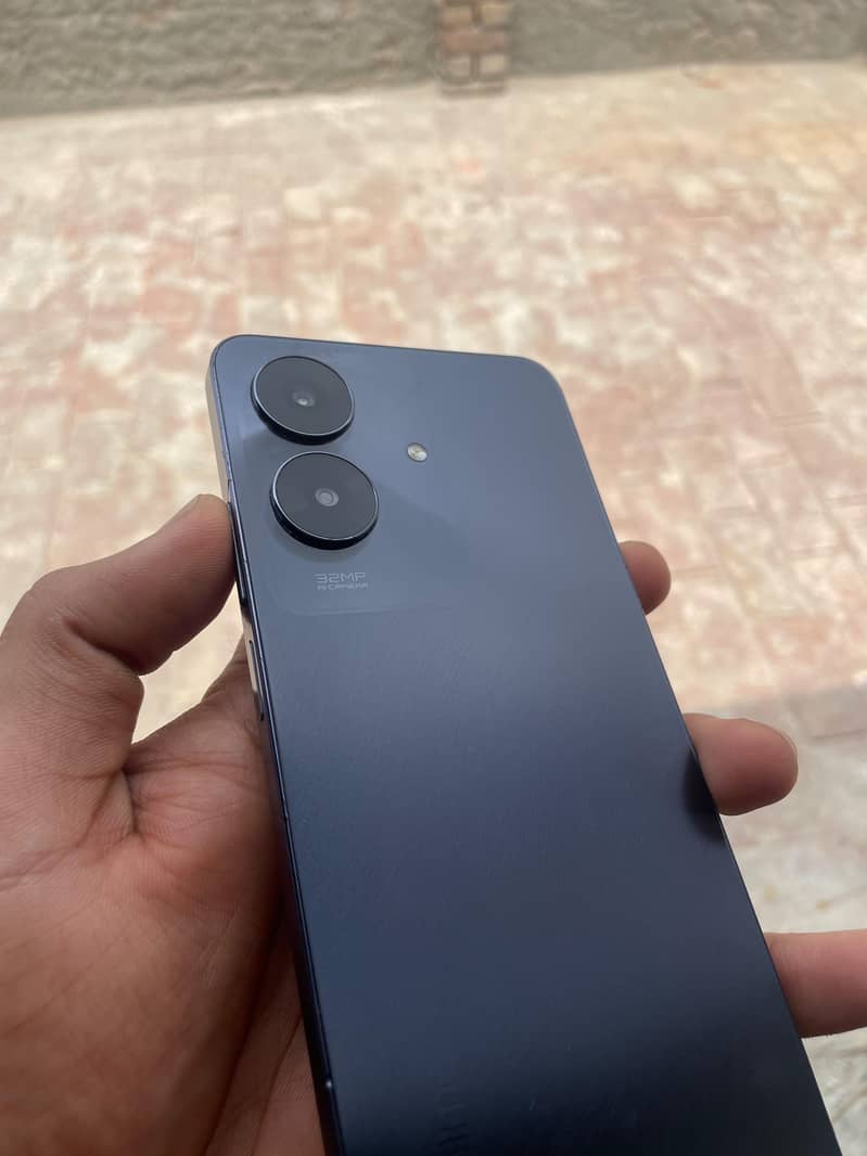 Realme Note 60 4