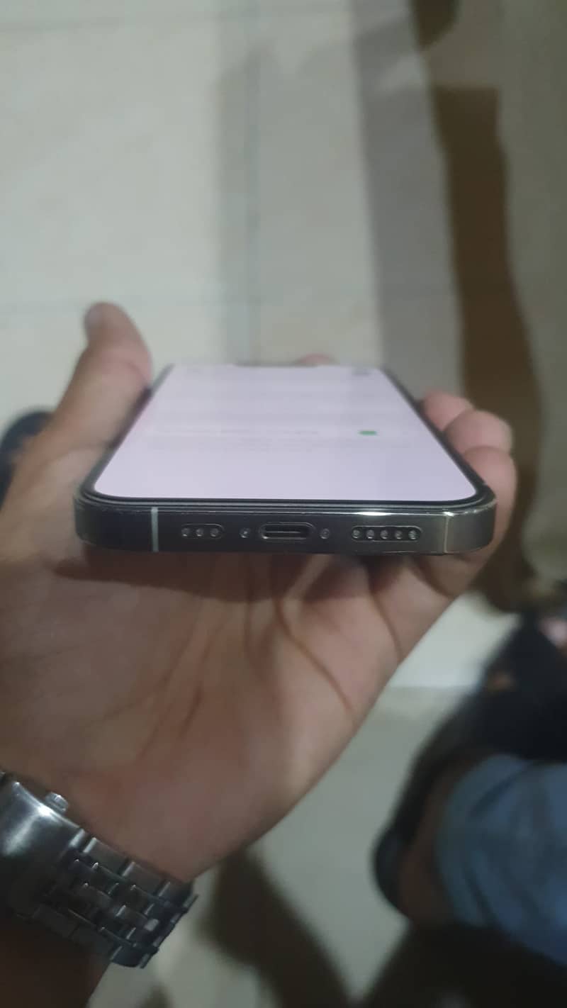 Apple iPhone 13 Pro 3