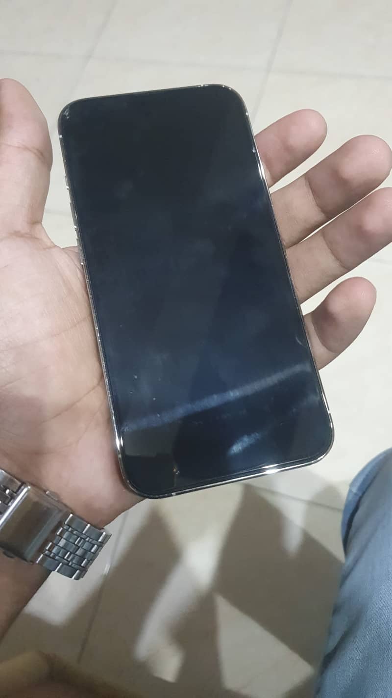 Apple iPhone 13 Pro 4