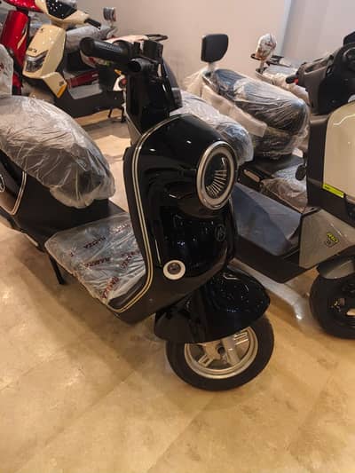 Black Stylish yaari plus, Ramza Aima