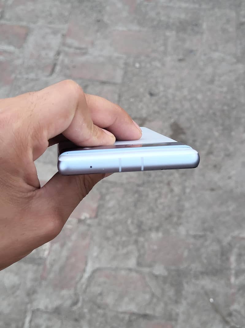 Google Pixel 7a 5