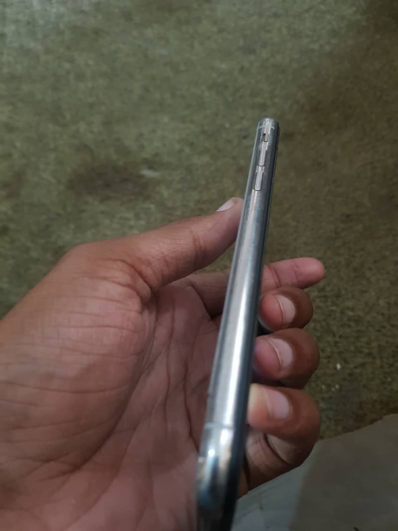 iPhone X 3
