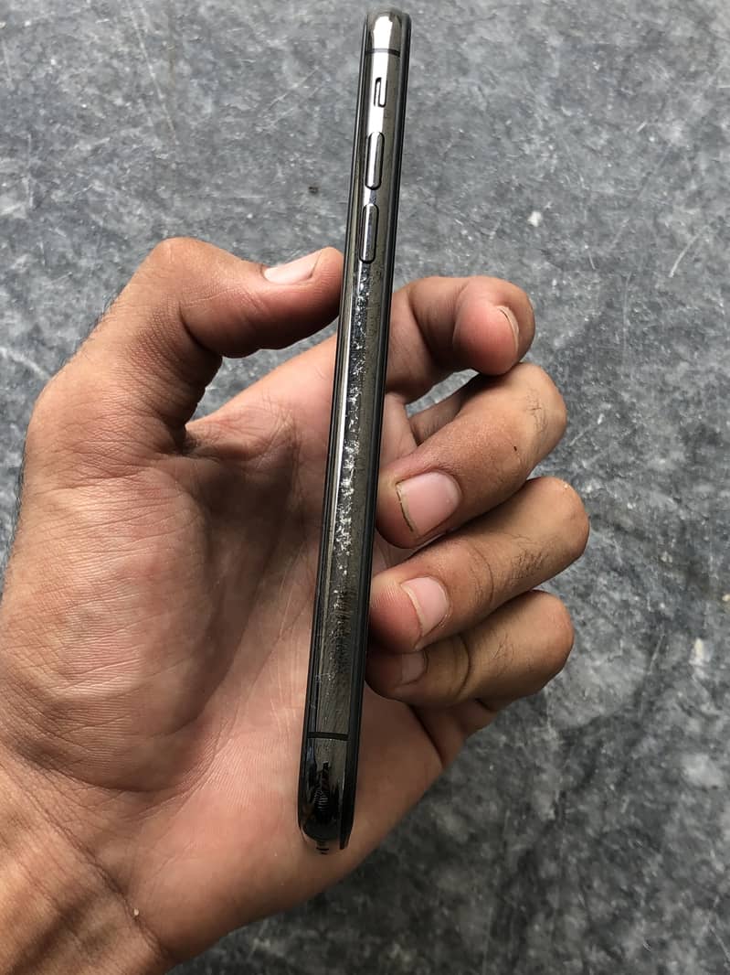 Apple iPhone X 3