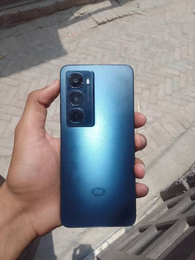 Itel City 100