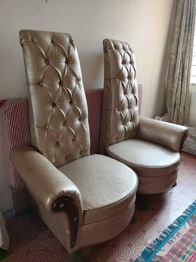 1 seat sofa chairs for sale in good condition
