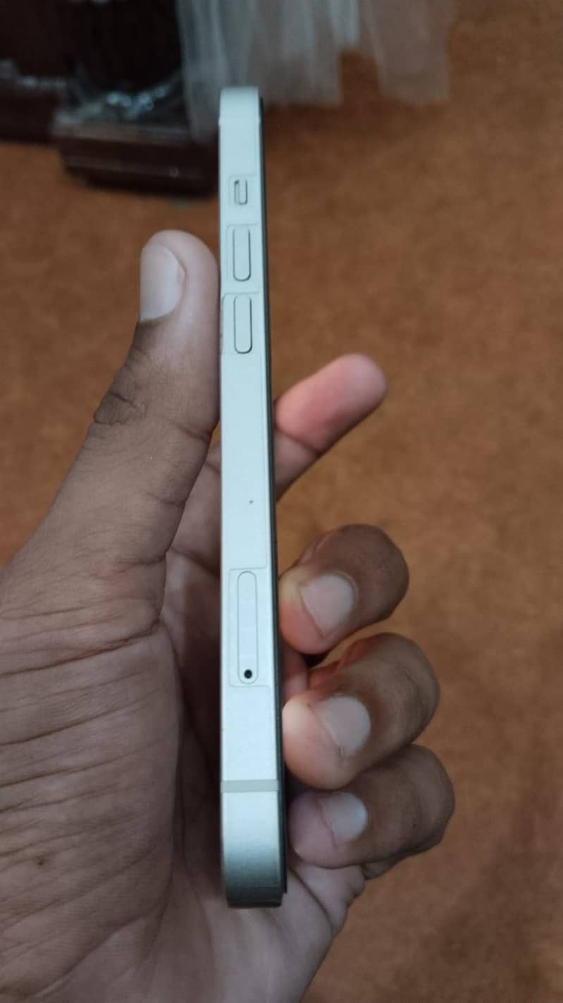 Apple iPhone 13 3