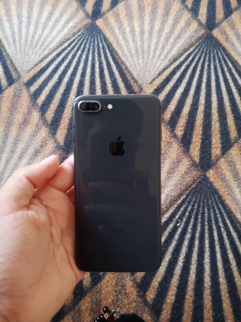 Apple iPhone 8 Plus 6