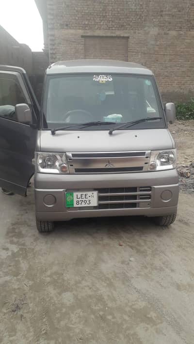 Mitsubishi Minicab Bravo 2014