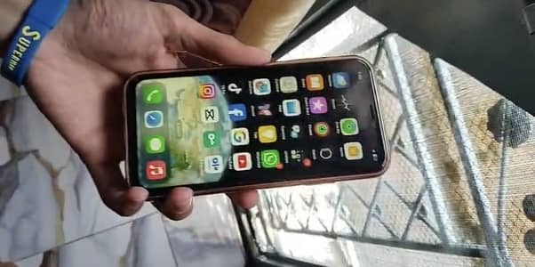 Apple iPhone XR