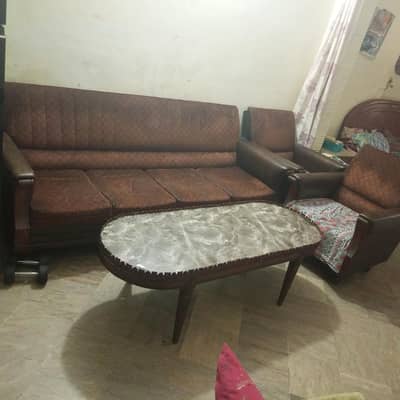 Sofa Leather for sale urgently.