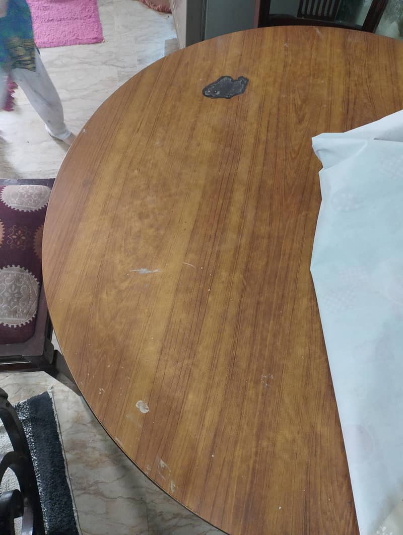 round dining table 2