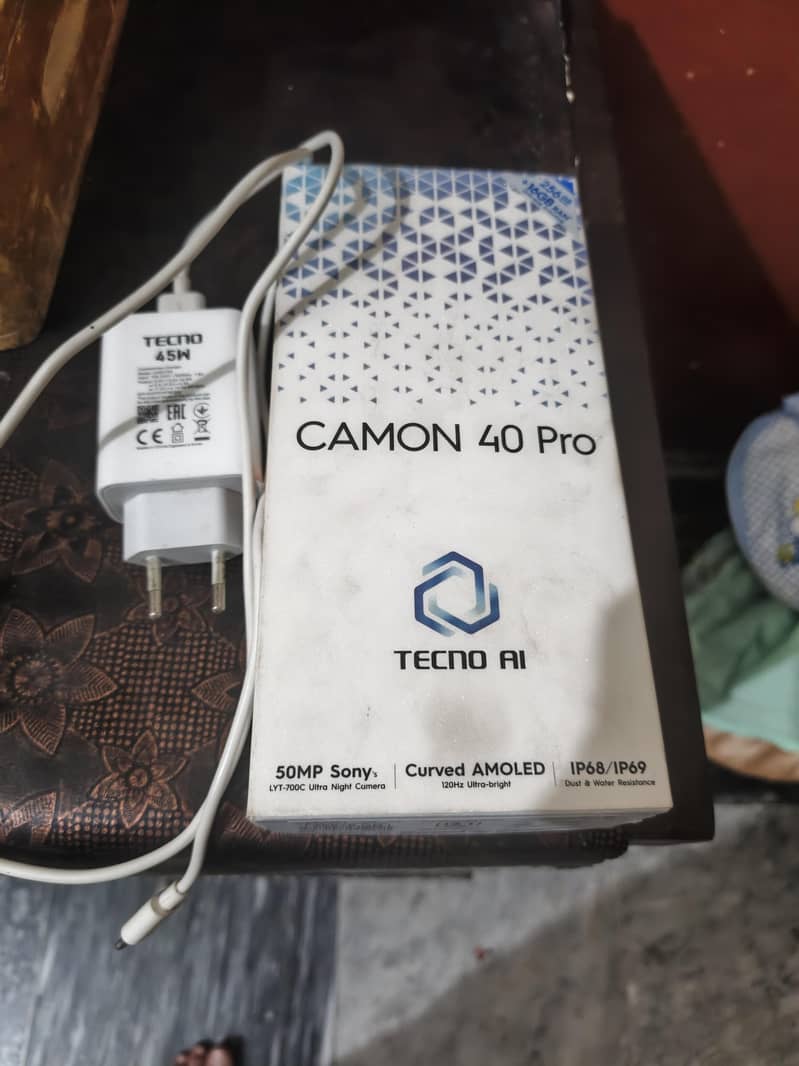 Tecno CAMON 40 Pro 1