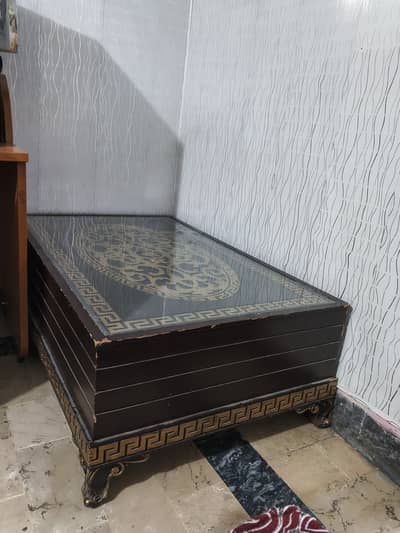 Centre table with coffee tables