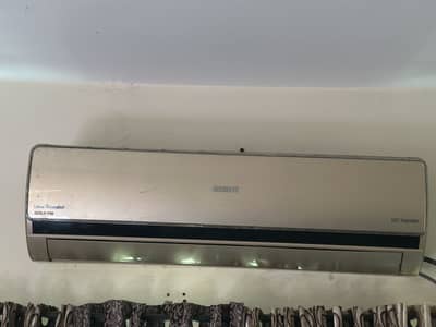 Orient 1.5 Ton AC DC Inverter